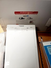 Nintendo Wii U (White / 32 GB / Refurbished Product) Box Art