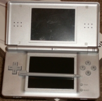Nintendo DS Lite (Metallic Silver) [NA] Box Art