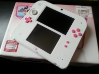 Nintendo 2DS (Pink + White) Box Art
