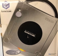 Nintendo GameCube DOL-101 (Limited Edition Platinum / Mario Kart: Double Dash!!) Box Art