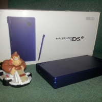 Nintendo DSi (Metallic Blue) [JP] Box Art