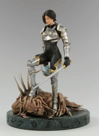 Hellgate: London Female Templar Statue Box Art