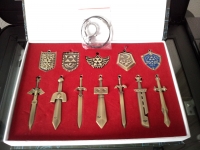 Legend of Zelda, The: Sword & Shield Necklace Set Box Art