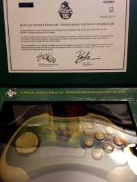 Nubytech Official Street Fighter Anniversary Controller (Guile) Box Art